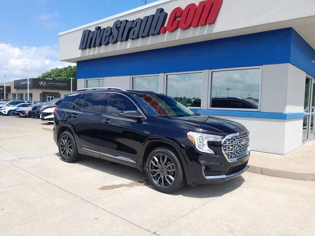 Used 2024 Black GMC Denali image 2