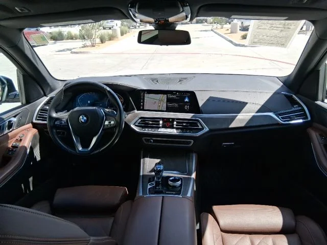 Used 2023 White BMW sDrive40i image 10