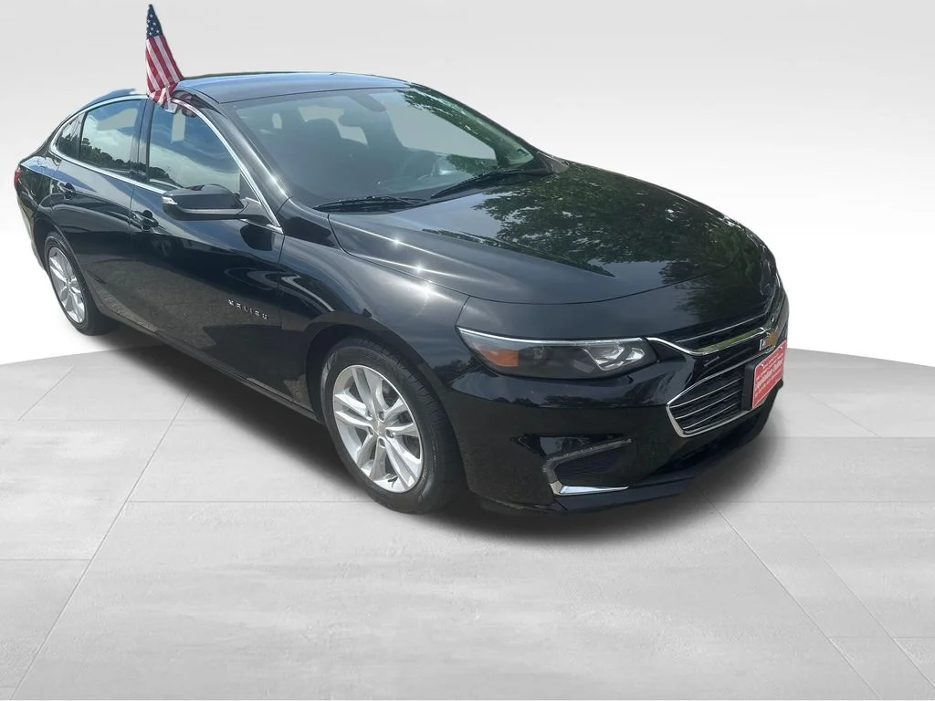 Used 2018 Black Chevrolet LT image 27