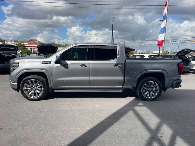 Used 2025 Silver GMC Denali image 4