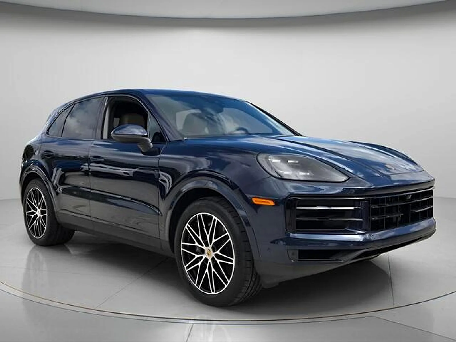Used 2025  Porsche  image 8
