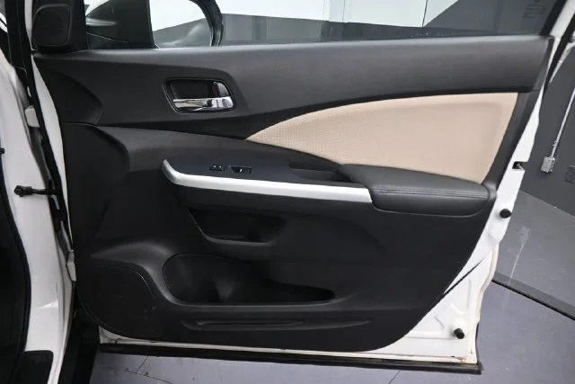 Used 2016  Honda Touring image 20