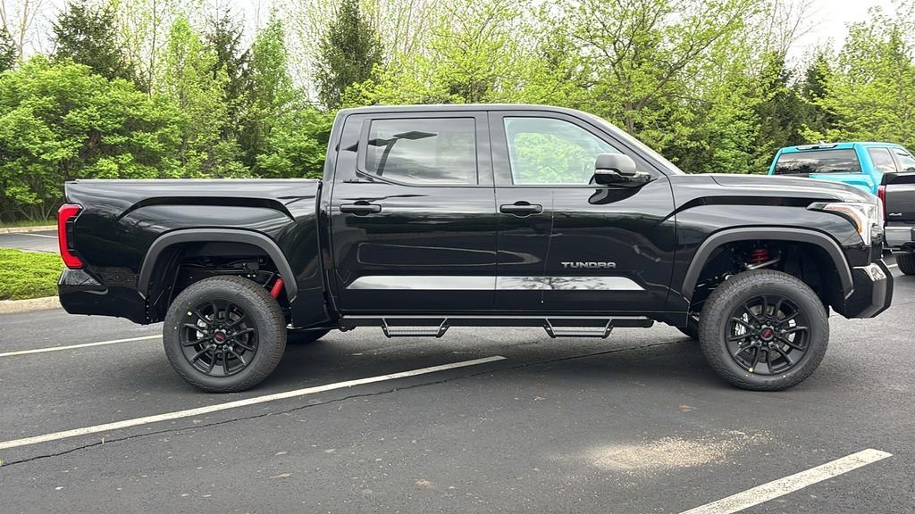 New 2026 Midnight Black Metallic Toyota  SR5 image 32