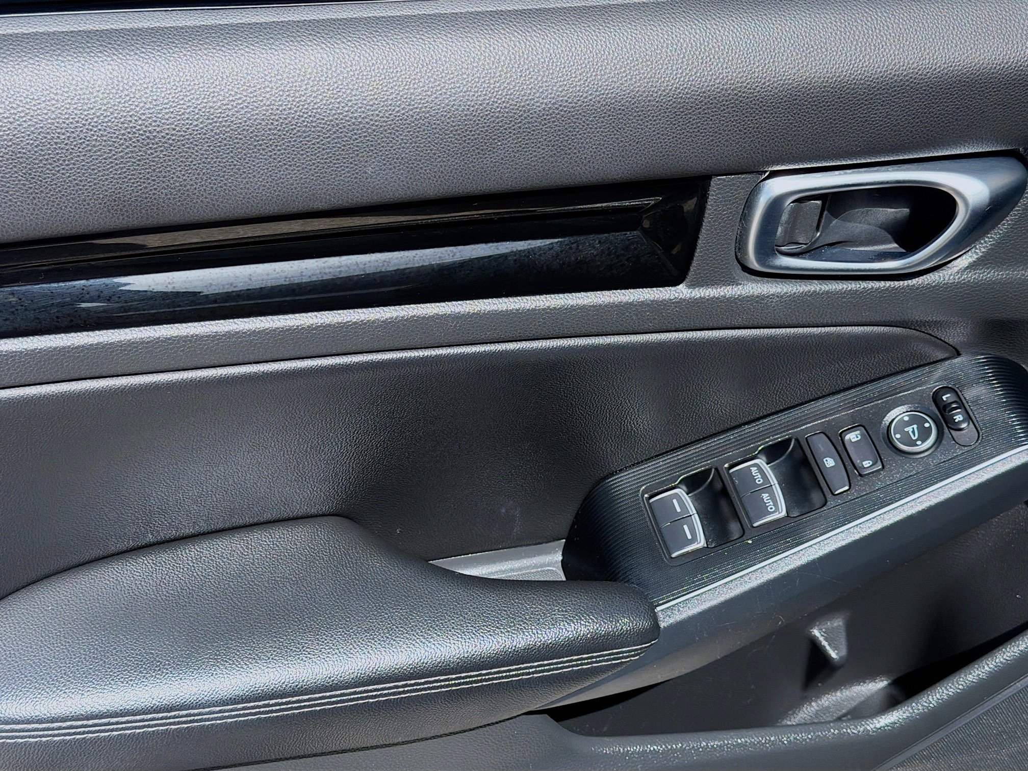 2022 Honda Civic Touring - Photo 17
