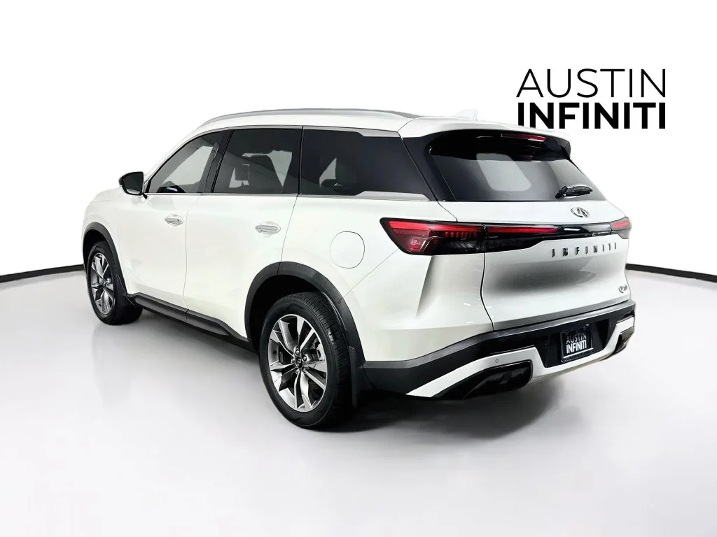 Certified Used 2024 White INFINITI LUXE image 7