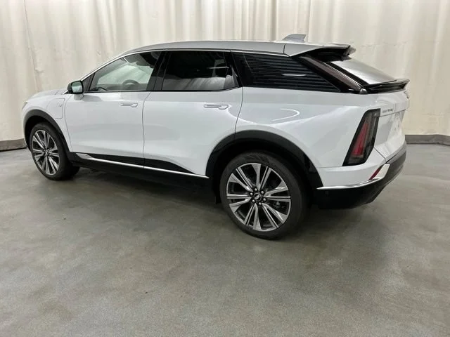 New 2027 Vibrant White Tricoat Cadillac Premium Luxury image 3