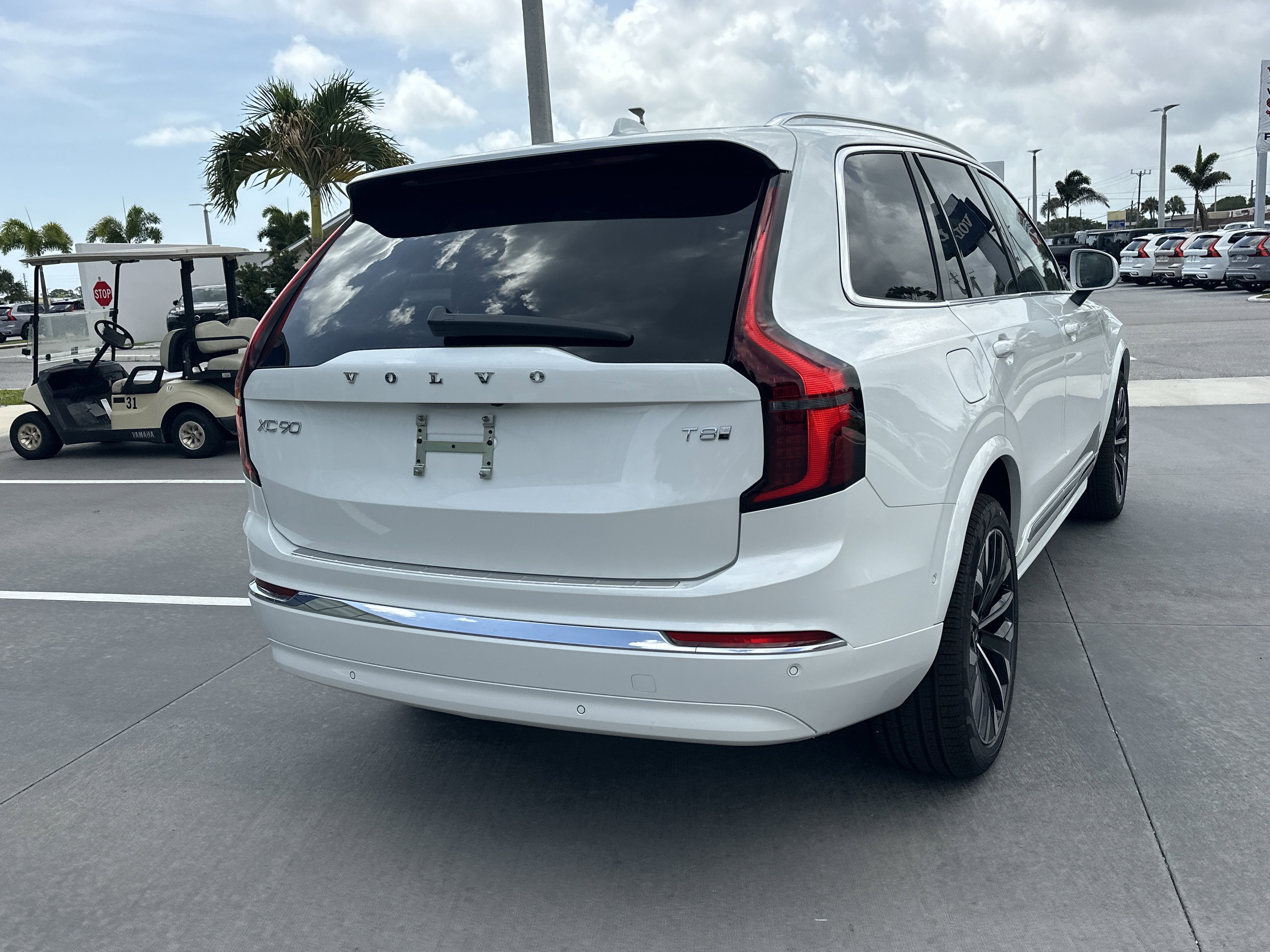 New 2026 Crystal White Volvo Ultra image 7