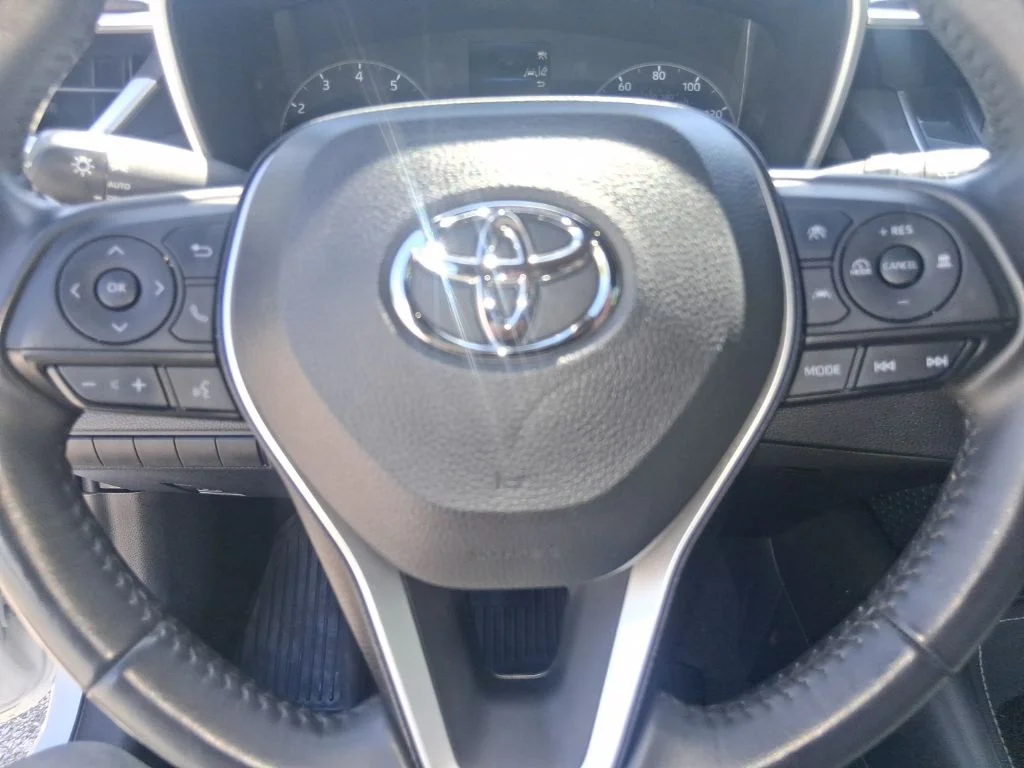 Used 2023 White Toyota SE image 15
