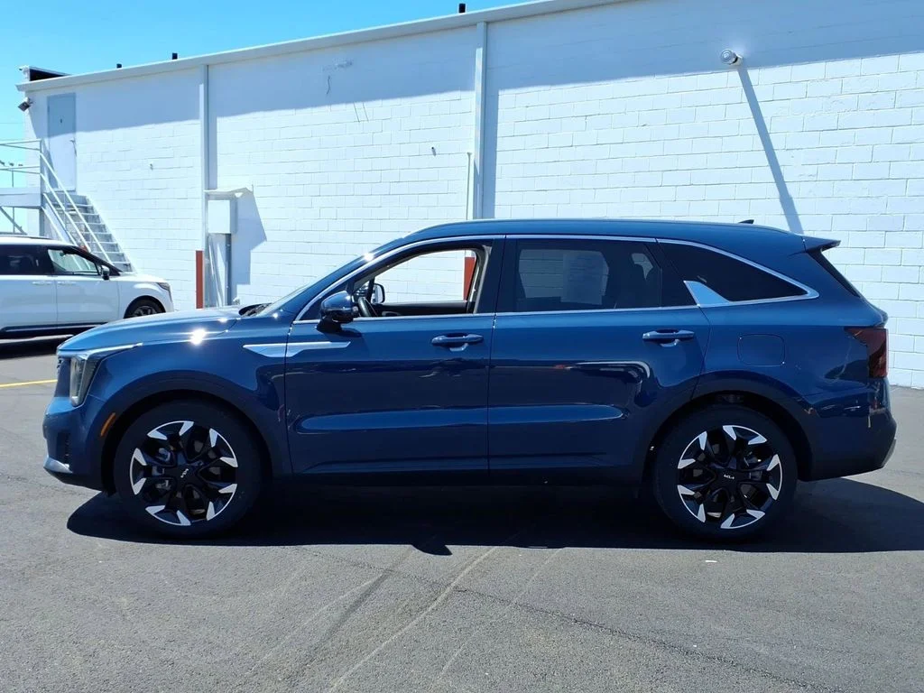 Used 2025 Black Kia EX image 7