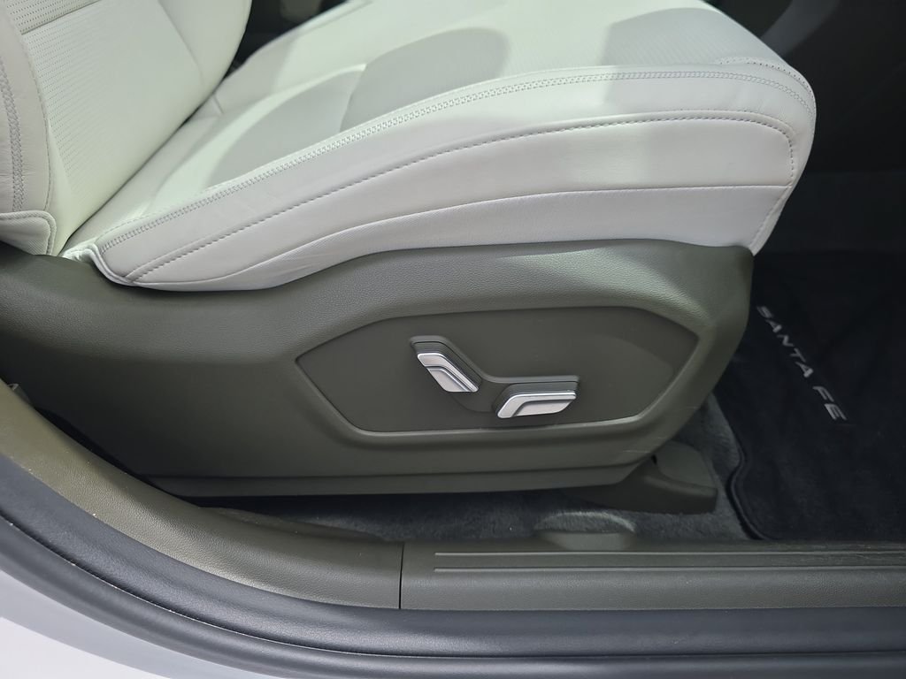 Used 2025 Serenity White Hyundai Calligraphy image 40