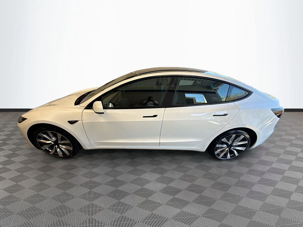 Used 2025  Tesla Standard image 5