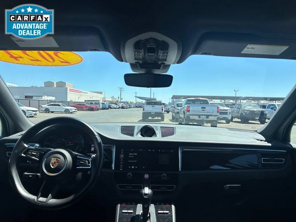 Used 2024  Porsche  image 31
