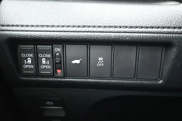 2025 Honda Odyssey EX-L - Photo 28