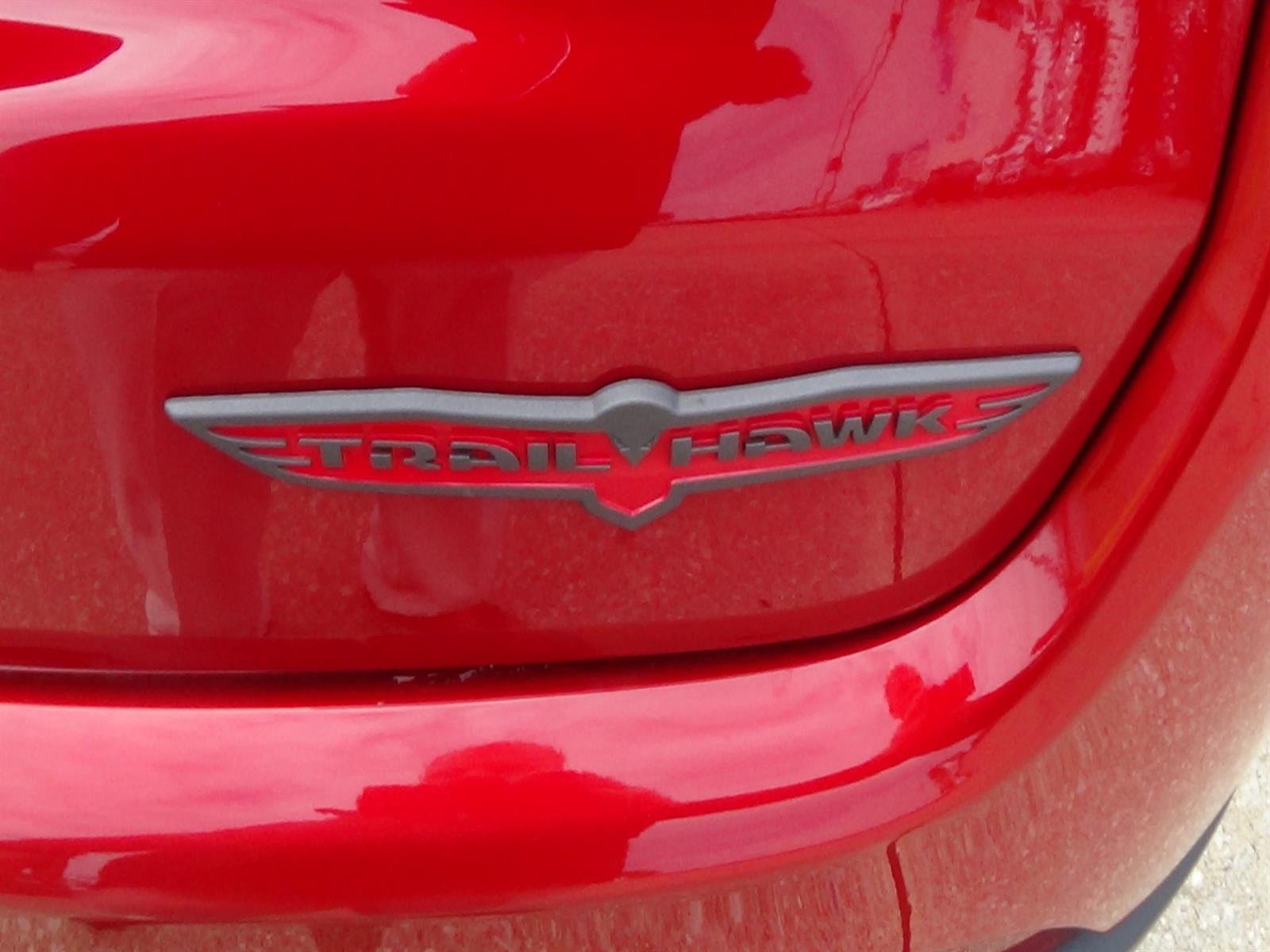 Certified Used 2024 Red Hot Pearl Coat (pr6) Jeep Trailhawk image 11