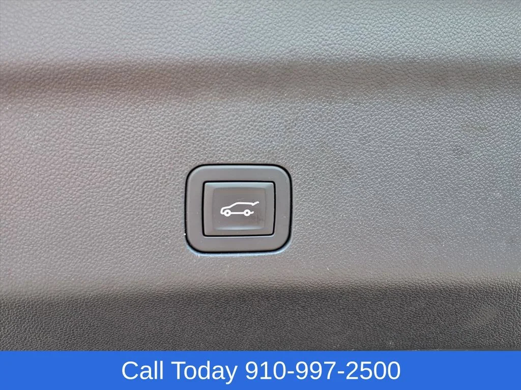 Used 2025 Black Chevrolet LT image 10