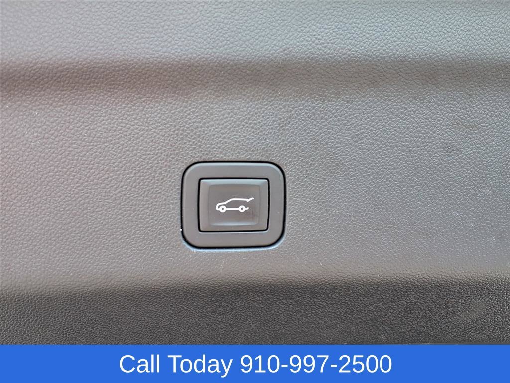 Used 2025 Black Chevrolet LT image 10