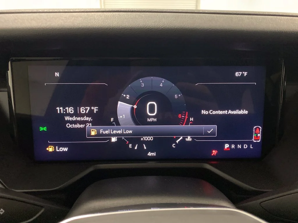 New 2027 Summit White GMC Elevation image 24