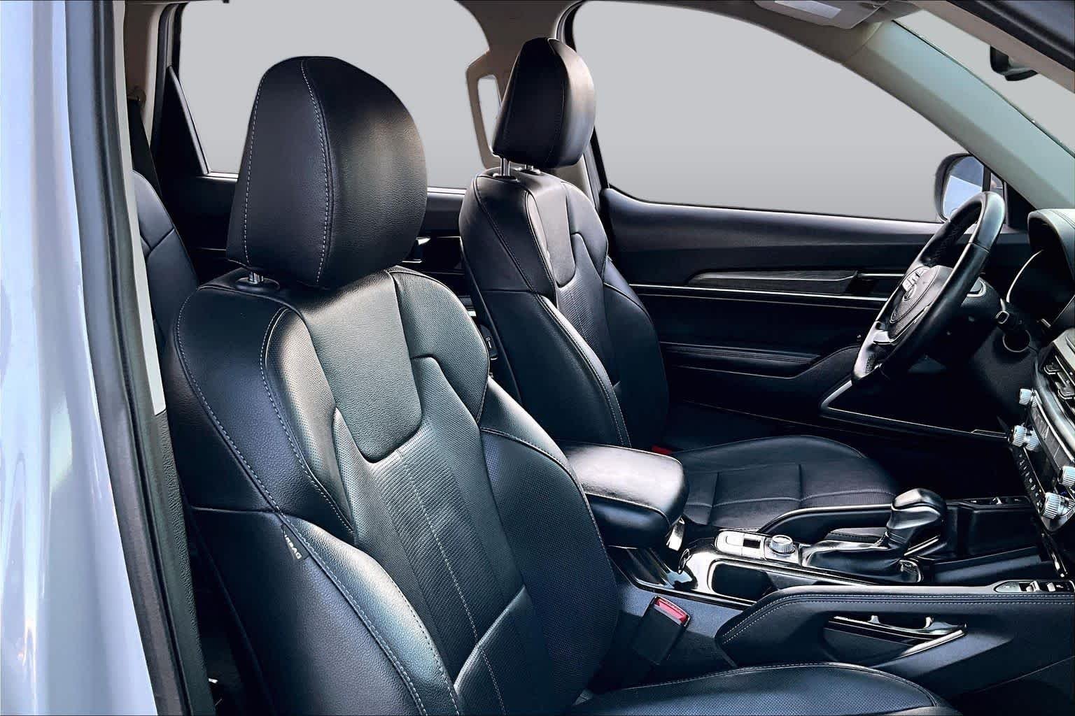 Used 2021 Wolf Gray Kia EX image 9