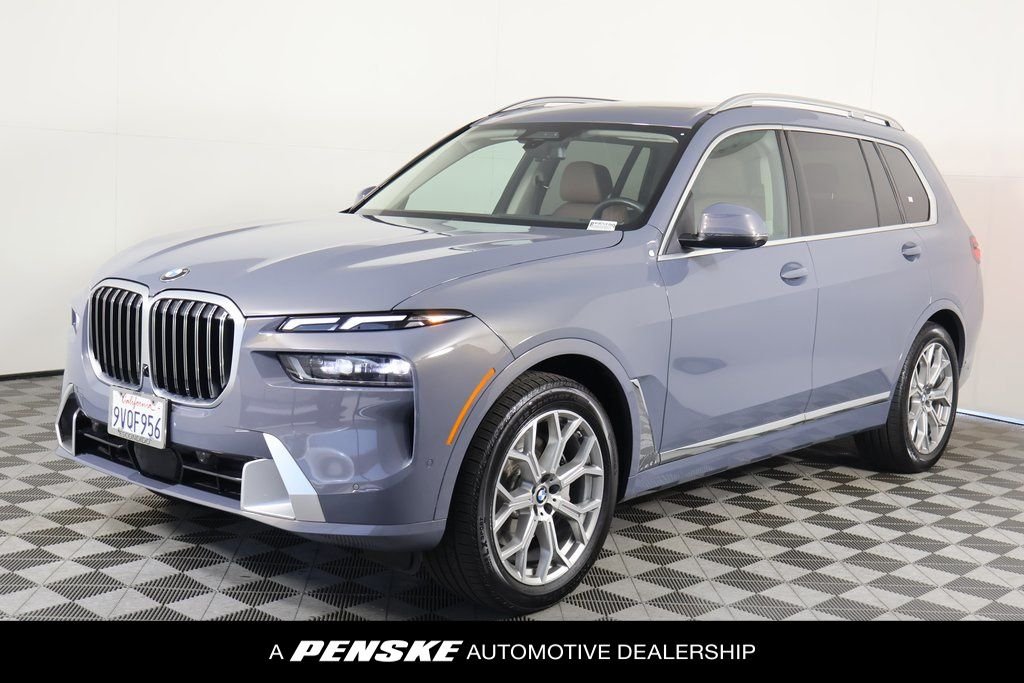 Used 2025 Copper Metallic BMW xDrive40i image 1