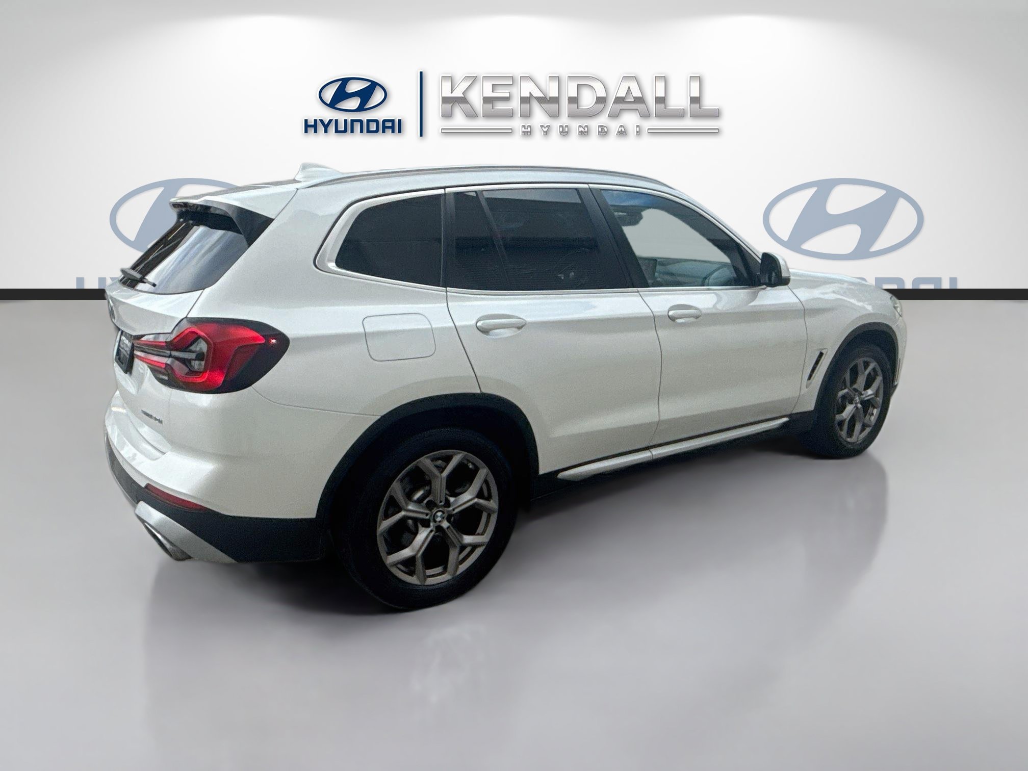 Used 2022 Mineral White Metallic BMW sDrive30i image 6