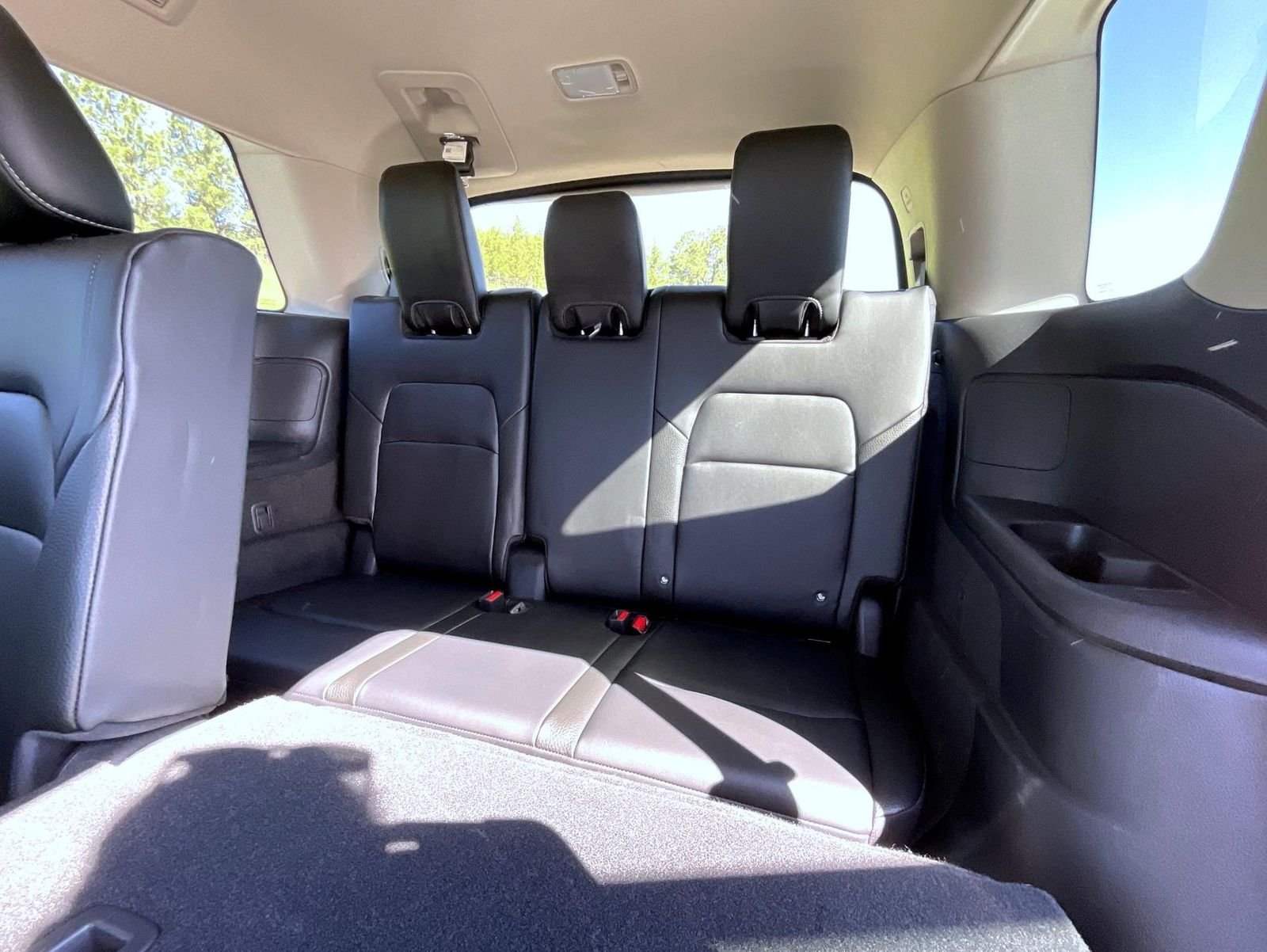 Used 2023 Gray Nissan SL image 21