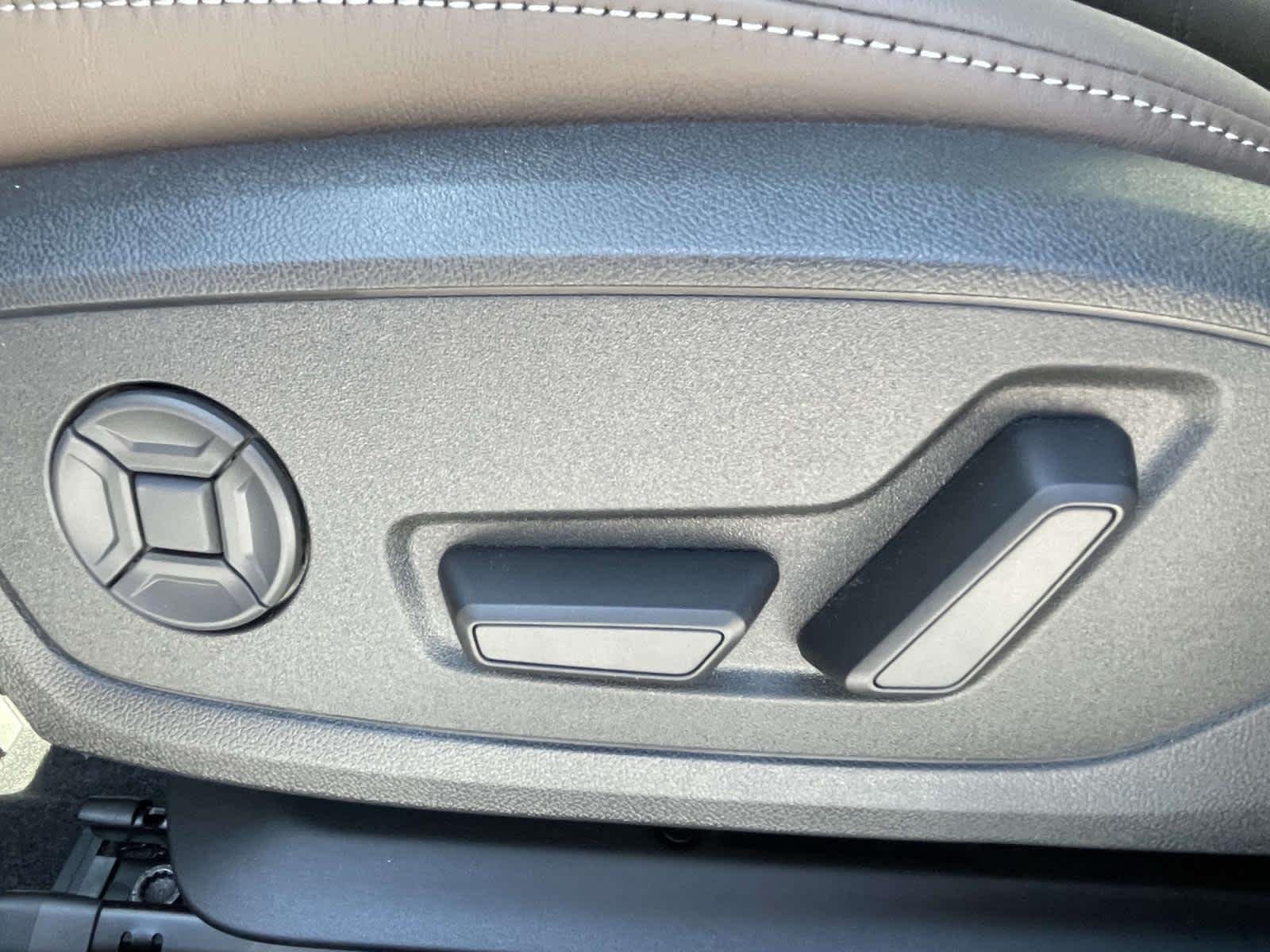 New 2026 Z9Z9/White Audi Premium image 16