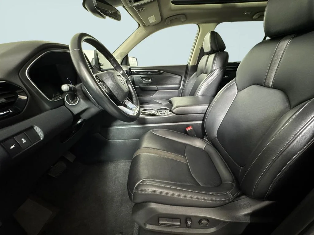 Used 2023 Gray Honda Touring image 6