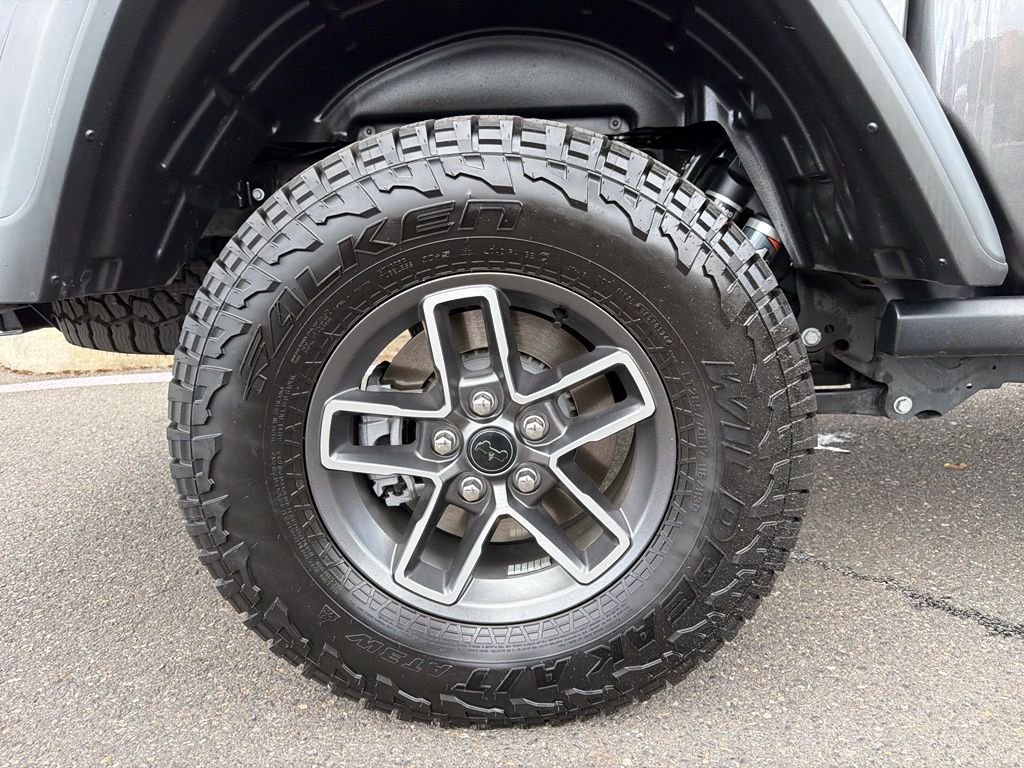 Used 2025 Granite Crystal Metallic Clearcoat Jeep Mojave image 9