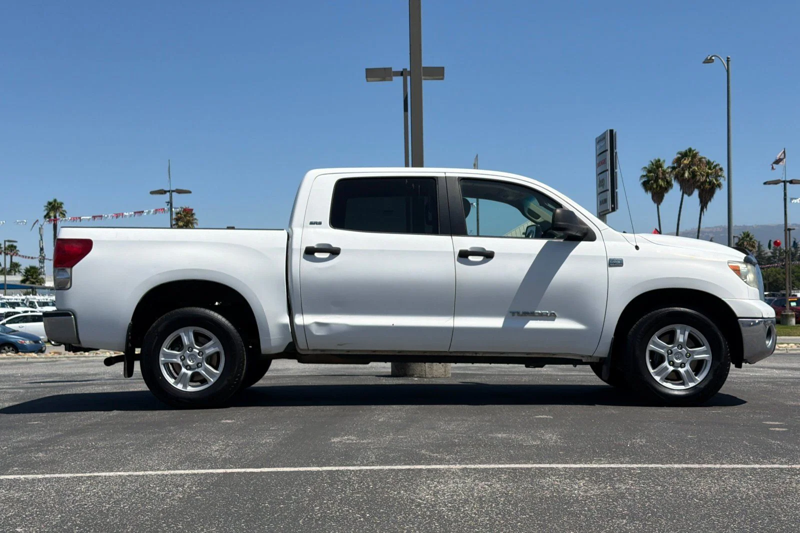 Used 2007 White Toyota SR5 image 3