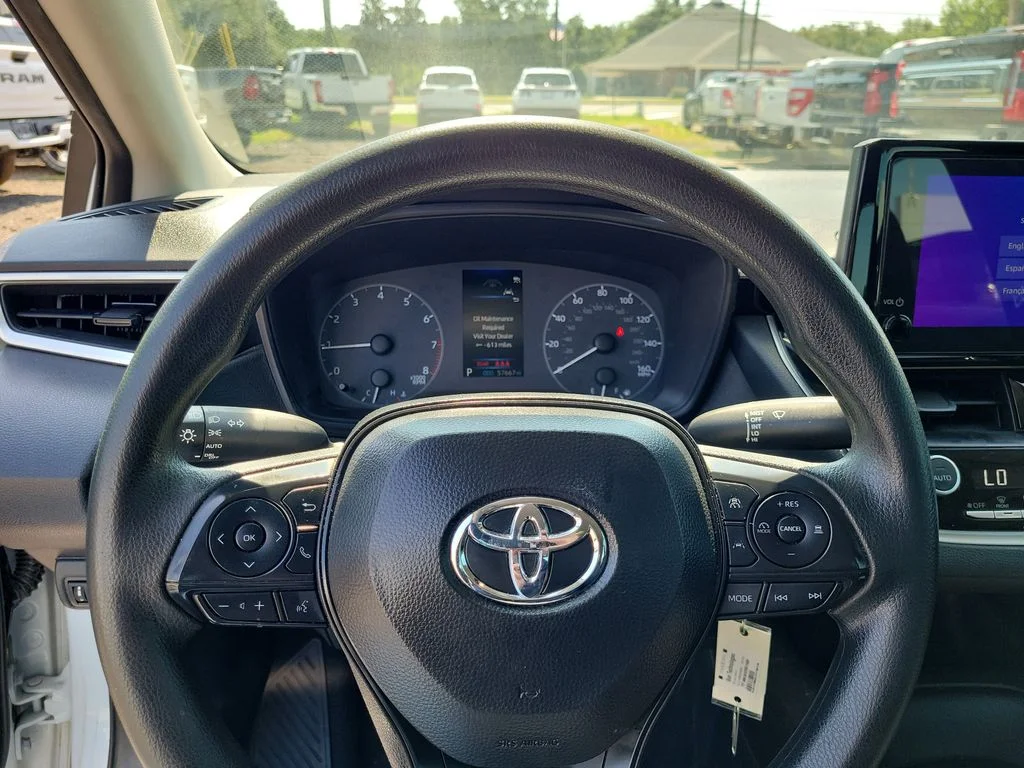 Used 2025 White Toyota LE image 29