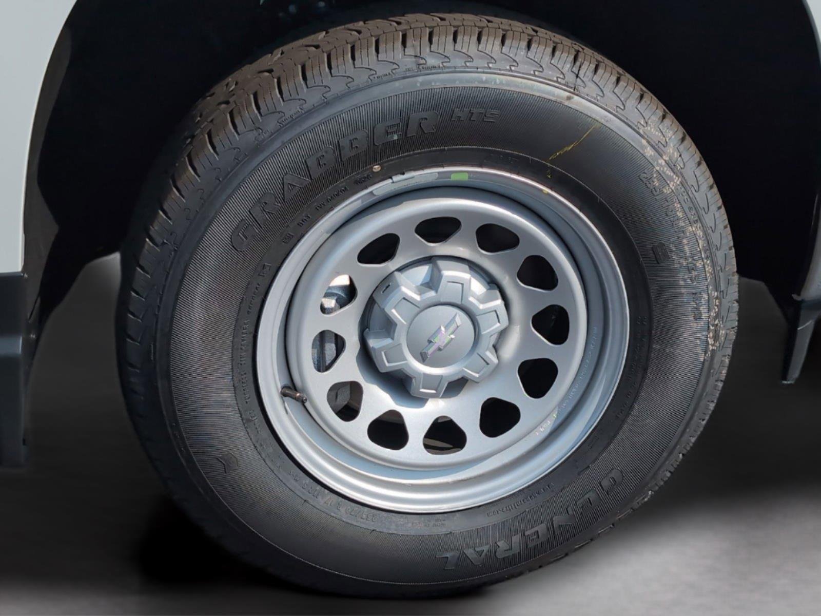 New 2026 Summit White Chevrolet WT image 33