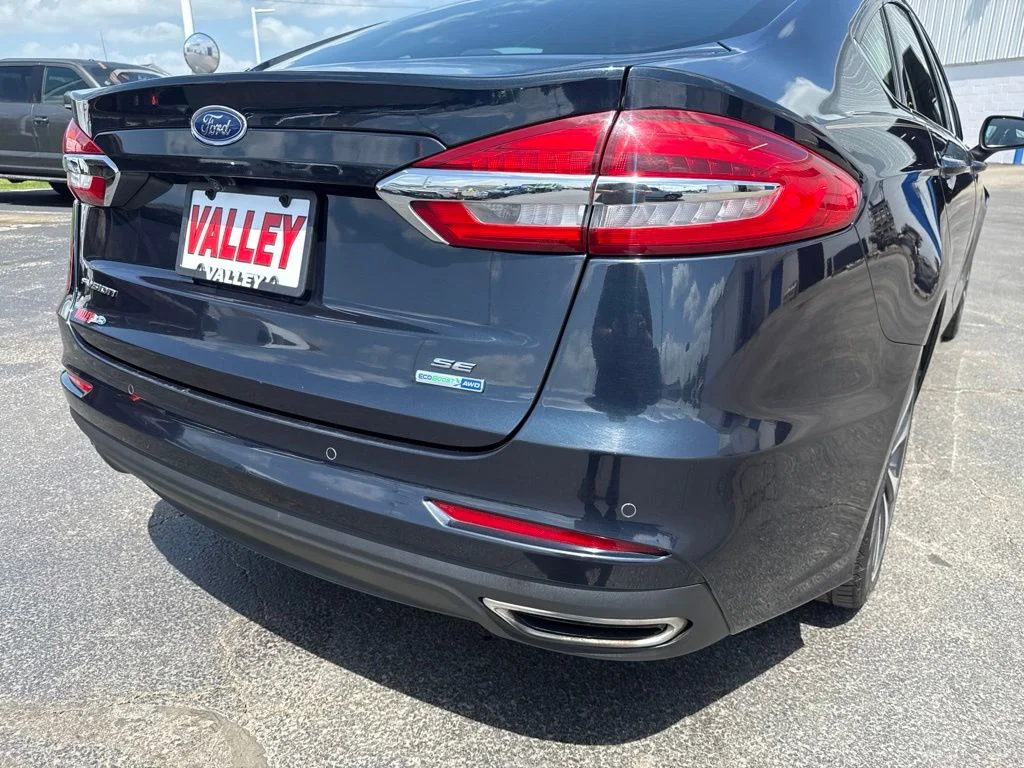 Used 2020 Blue Ford SE image 15