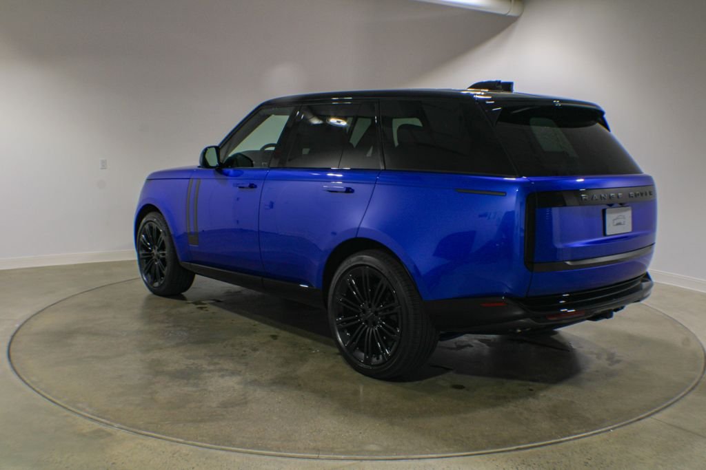 New 2026 Velocity Blue Land Rover SE image 4