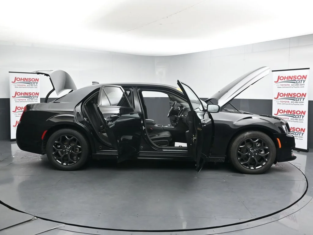 Used 2022 Black Chrysler Touring image 42