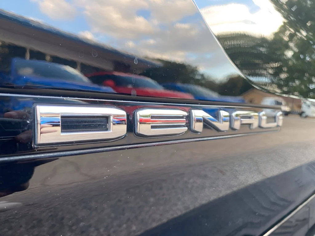 Used 2025 Onyx Black GMC Max Range Denali image 41