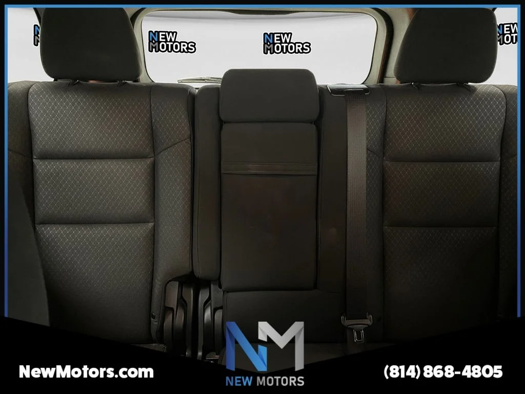 Used 2020 Velvet Jeep Laredo E image 15
