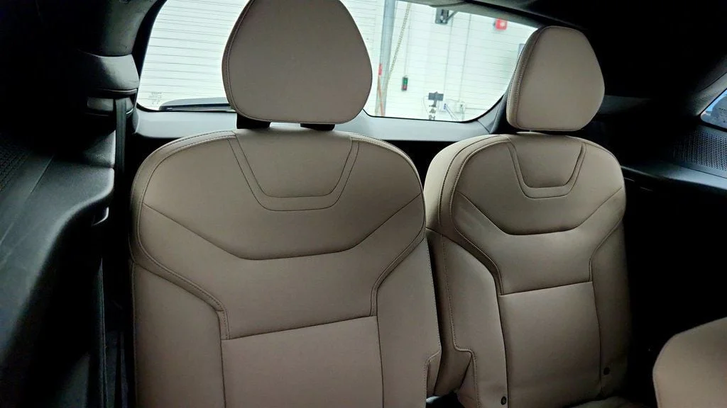 Used 2025 Vapour Grey Metallic Volvo Twin Motor Ultra 7-Seater image 21
