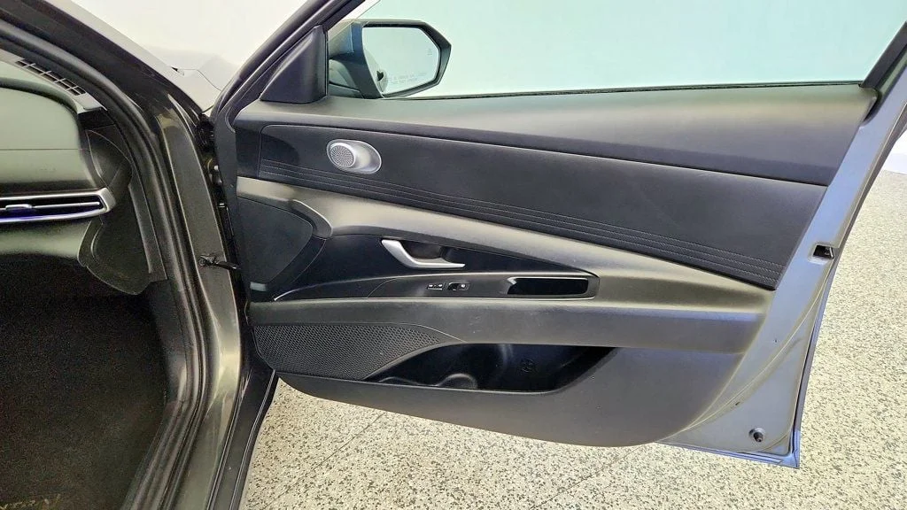 Used 2024 Amazon Gray Hyundai SEL IVT image 25