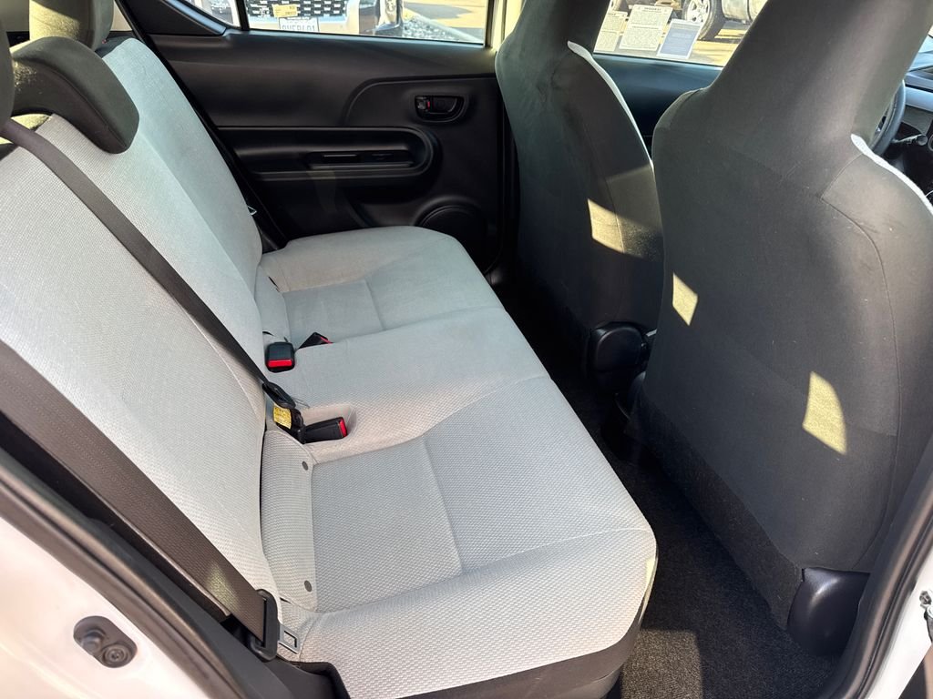 Used 2018  Toyota One image 17
