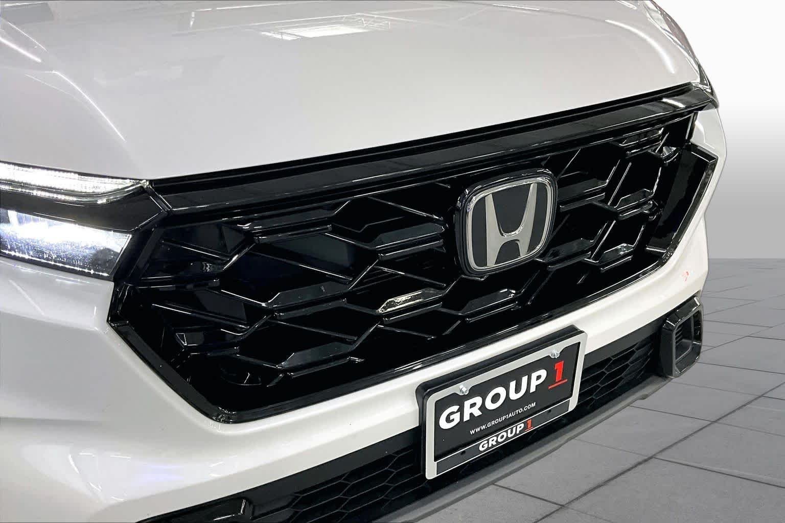 Used 2024 Platinum White Pearl Honda Sport image 29