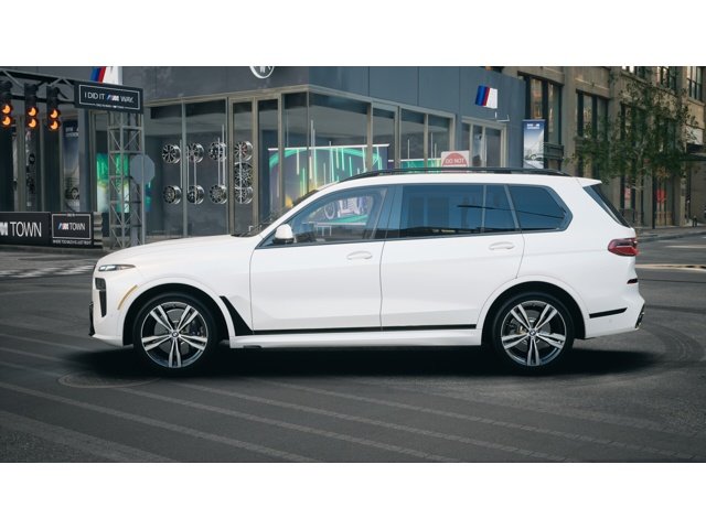 New 2027 Mineral White Metallic BMW Base image 4