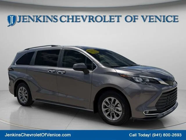 2024 Toyota Sienna XLE