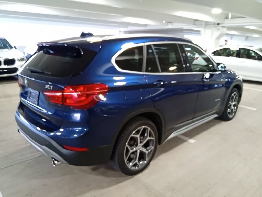 Used 2018 Blue Metallic BMW xDrive28i image 5