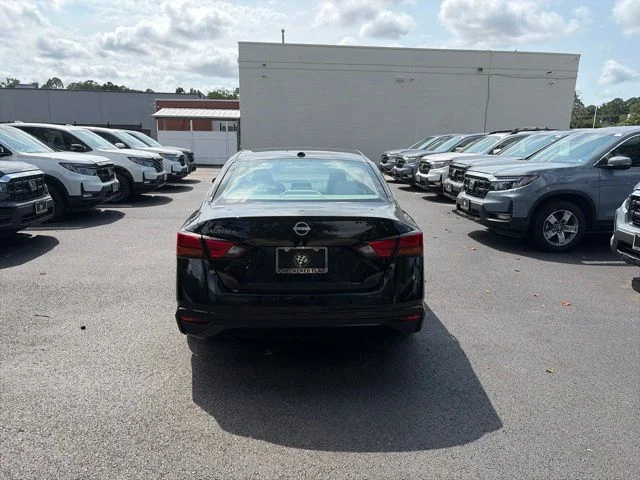 Used 2025 Super Black Clearcoat Nissan 2.5 SV image 6