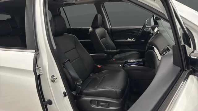 Used 2020 Platinum White Pearl Honda Touring image 25