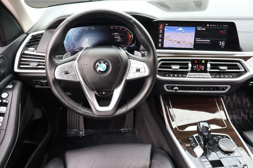 Used 2021 Gray BMW xDrive40i image 15