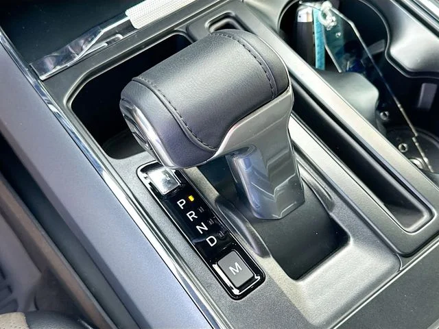 Used 2025 Blue Ford Lariat image 17