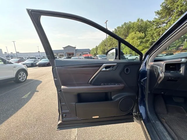 Used 2016  Lexus 350 image 6