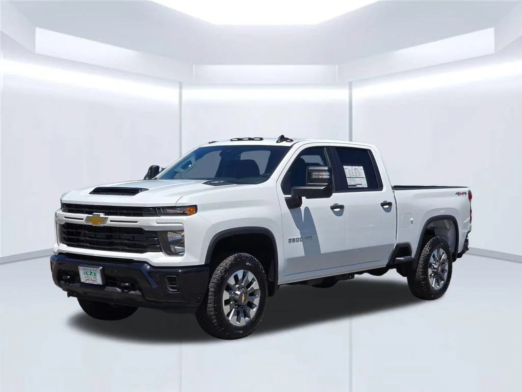 2026 Chevrolet Silverado 2500 HD Custom - Photo 2