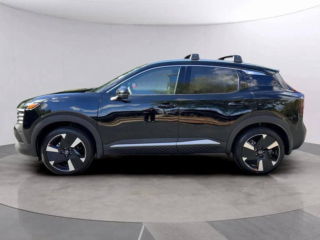 New 2026 Super Black Nissan SR image 6
